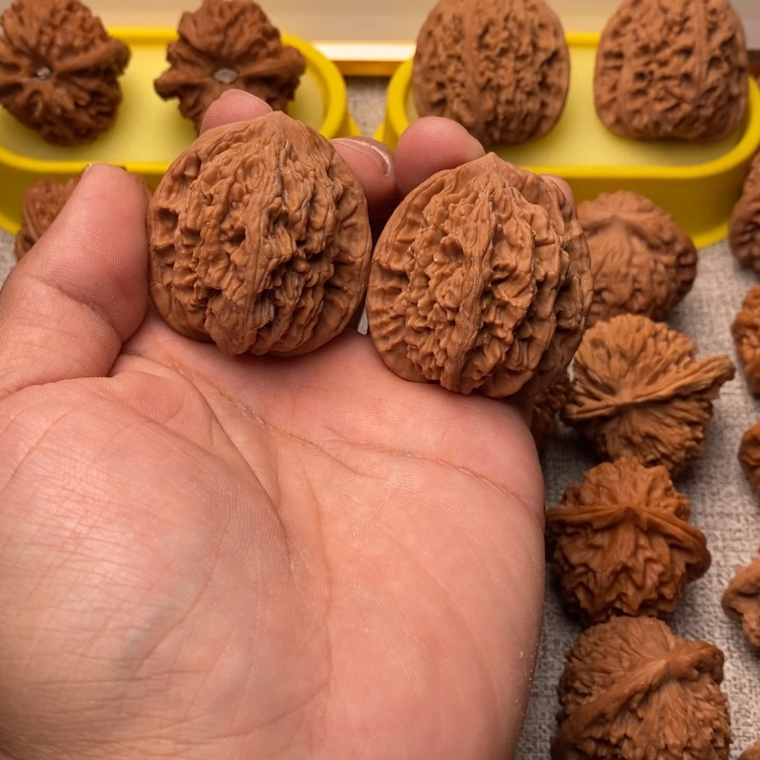 就***过文玩核桃吊坠麦虎40