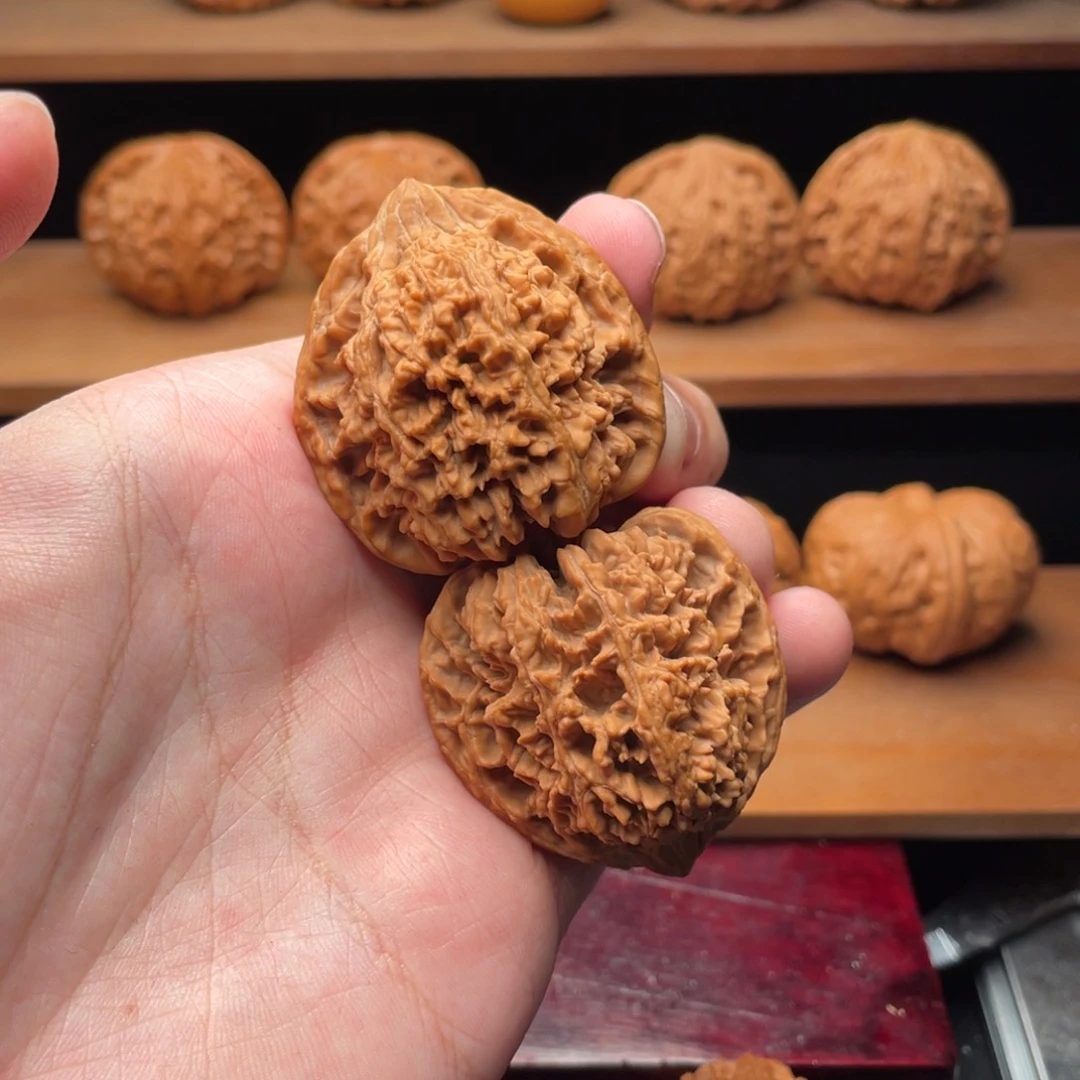 文玩核桃把件C**?40毕业满天星