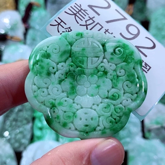 吊坠(不含链)未镶嵌翡翠