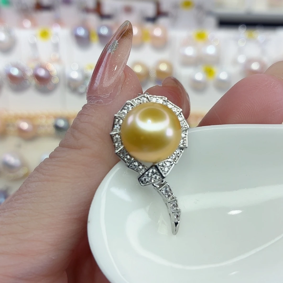 淡水珍珠颈饰合金