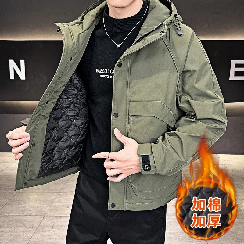轻奢高级感军绿色连帽夹克男秋冬2025冲锋衣外套加棉加厚保暖棉衣