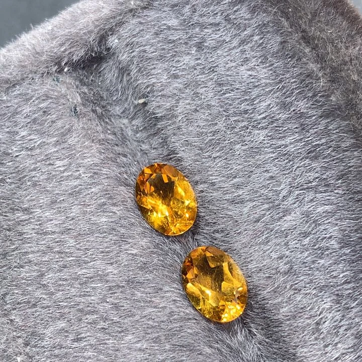 未镶嵌笔搁黄晶2克拉