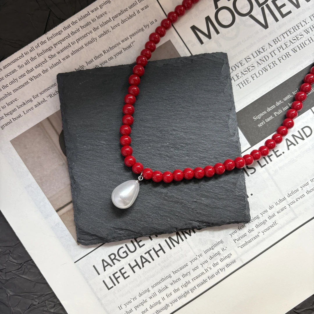 非金属树脂项链 ins风小众时尚百搭红色安可拉红珠珠项链