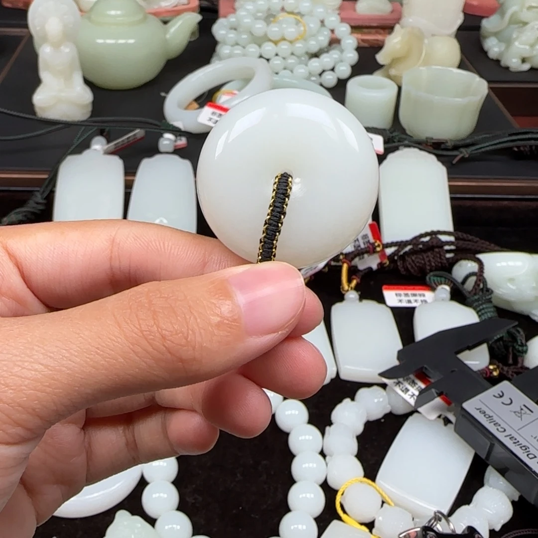 哈***羊和田玉未镶嵌挂件