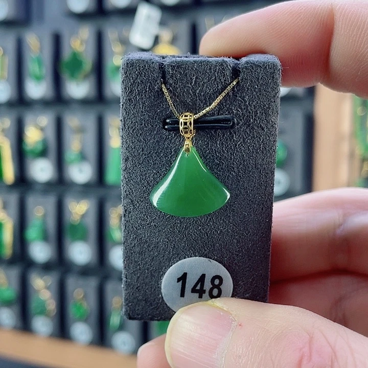 吊坠(赠链)18K金镶嵌和田玉