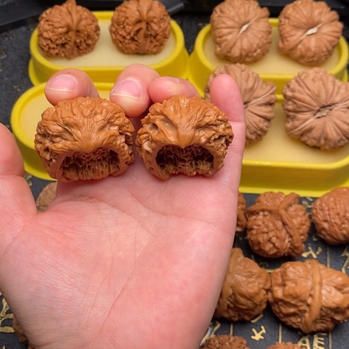 ∞***桃核把件蛇头39尺