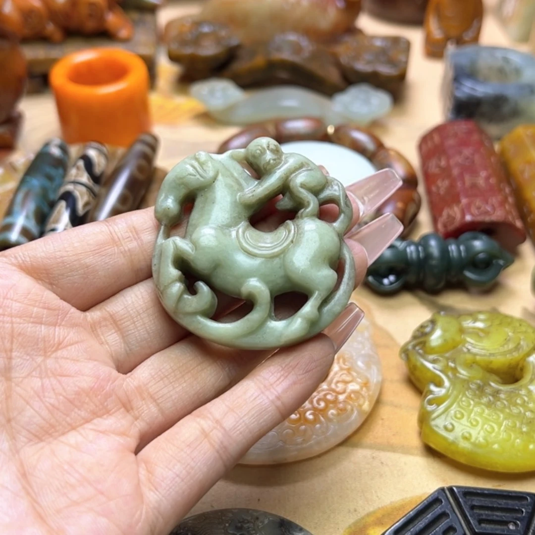 【闪购商品】蛇纹石玉颈饰未镶嵌
