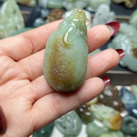 和田玉颈饰未镶嵌龍**人