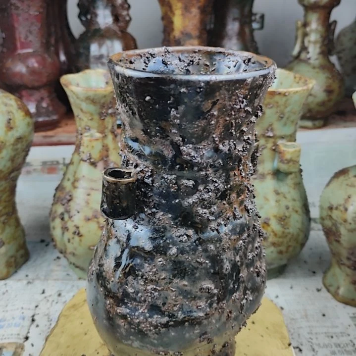 瓷片乌金釉色官窑生锈瓷