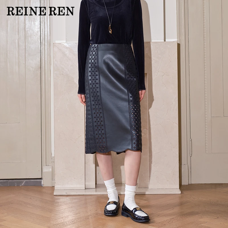 REINEREN设计师任茜 2025春夏黑色镂空花纹刺绣半裙