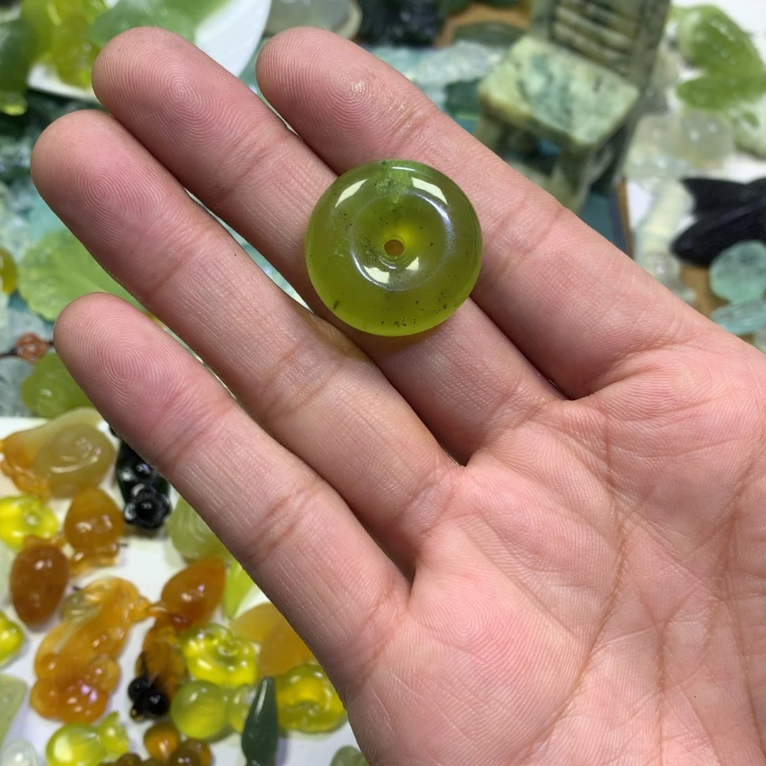 岫玉颈饰未镶嵌k*扣子