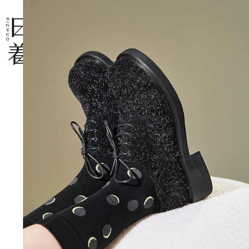 日着原创设计2025冬季新款自然肌理休闲时尚德比毛毛鞋女RB8567X3