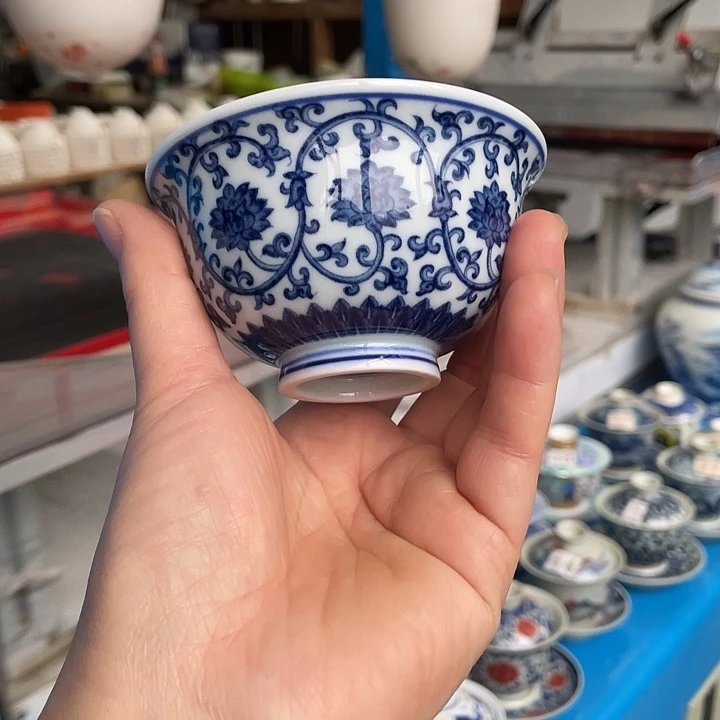 青花釉下彩杯子哈