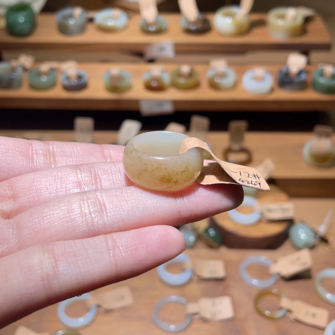 和田玉戒指未镶嵌鲸***?16.1