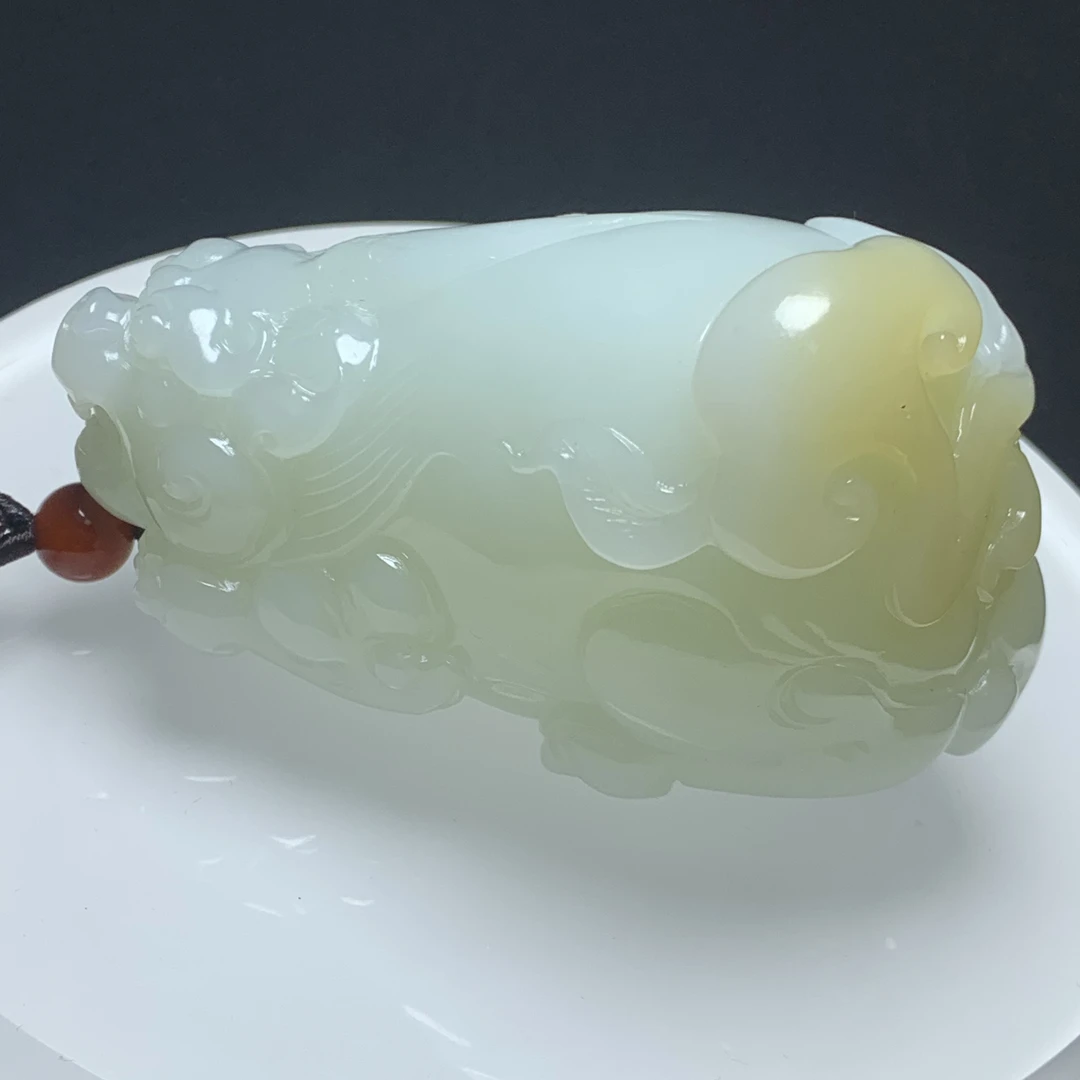 D2357珠宝玉石精选和田玉吊坠