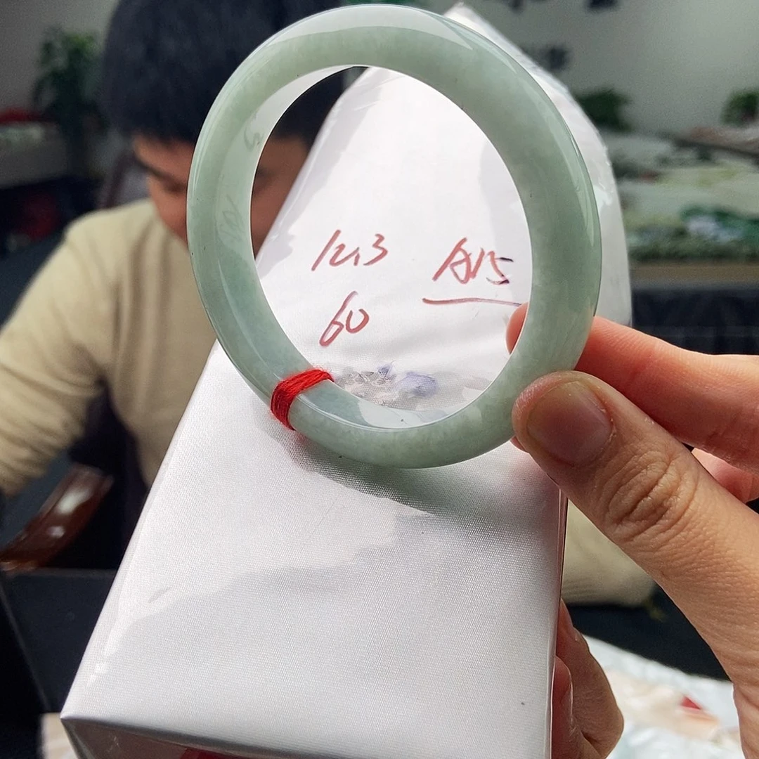 翡翠未镶嵌手镯拍一发一