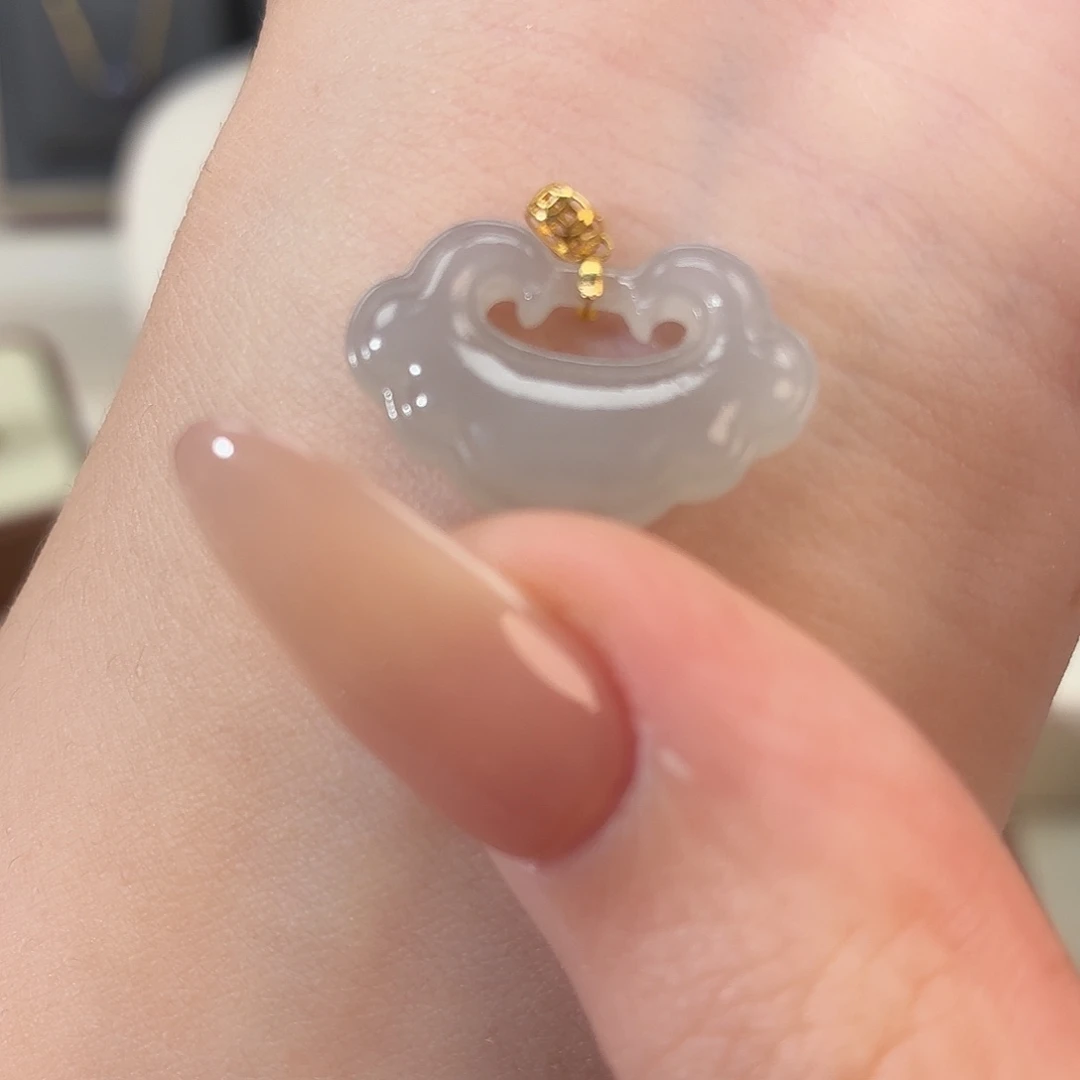 和田玉18K金镶嵌颈饰