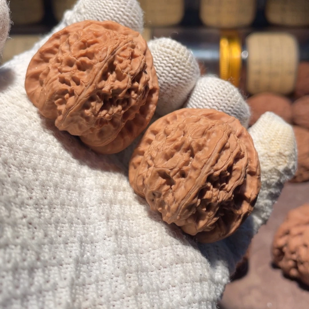 文玩核桃把件38三角白