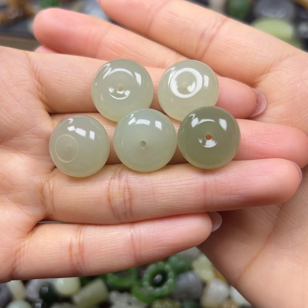 和田玉未镶嵌颈饰180一个多样性发其一