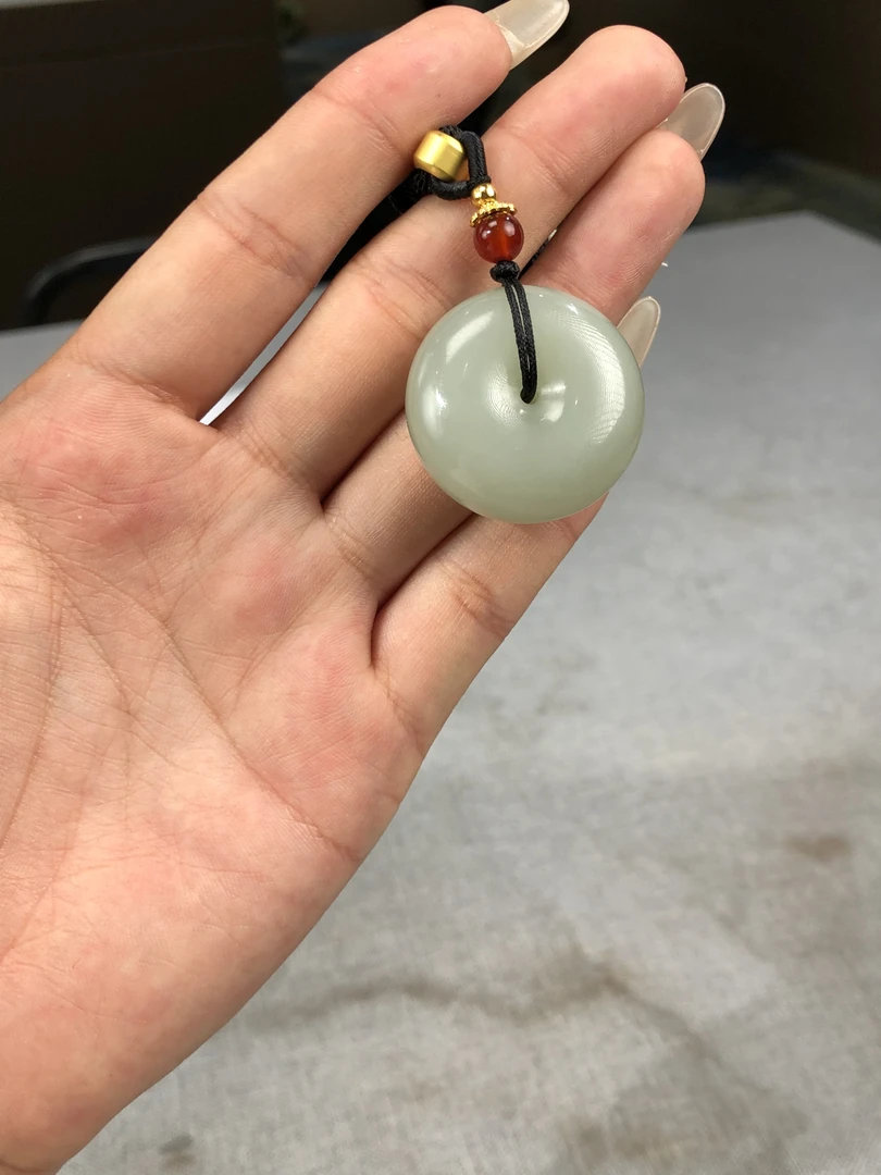 天然和田玉吊坠平安扣