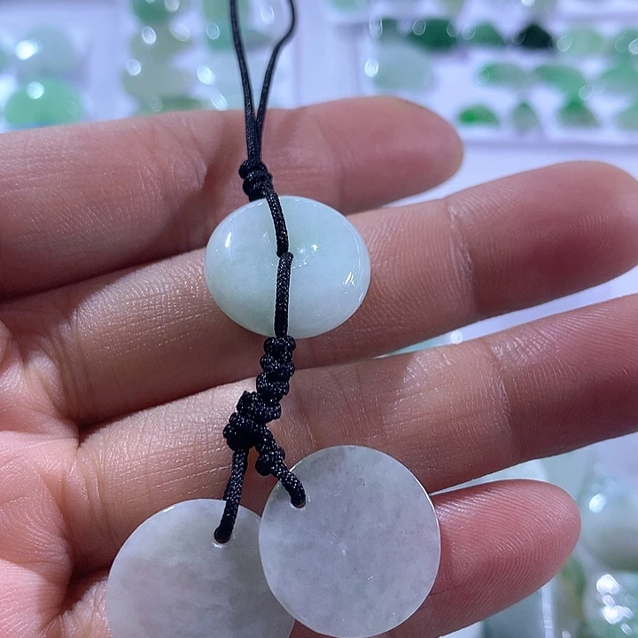 饿***嗯翡翠未镶嵌吊坠(不含链)吊坠