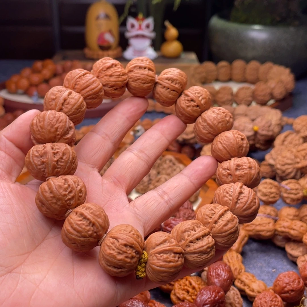 C***r文玩核桃手串秋子