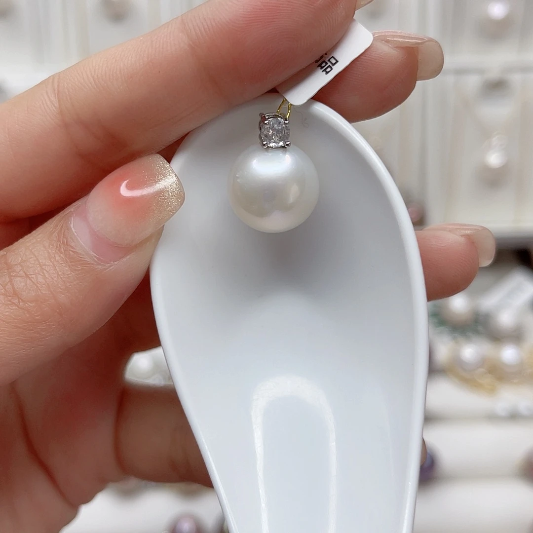 淡水珍珠吊坠(赠链)未镶嵌