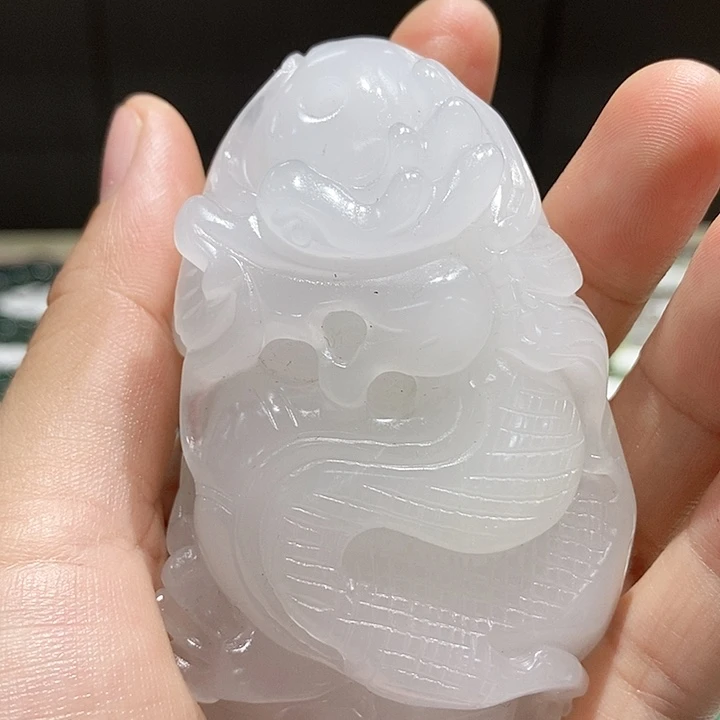 颈饰未镶嵌石英质玉