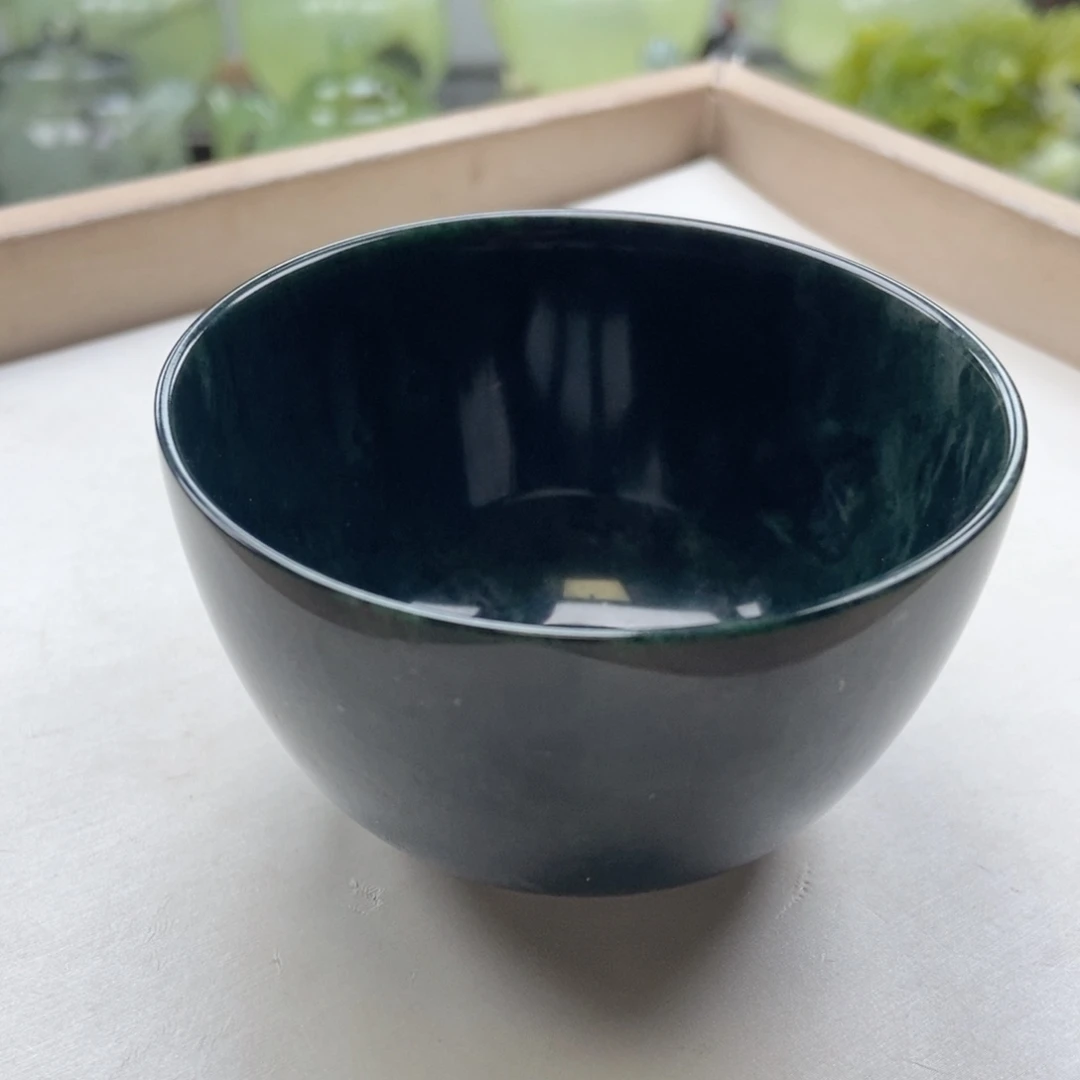 蛇纹石玉未镶嵌水杯