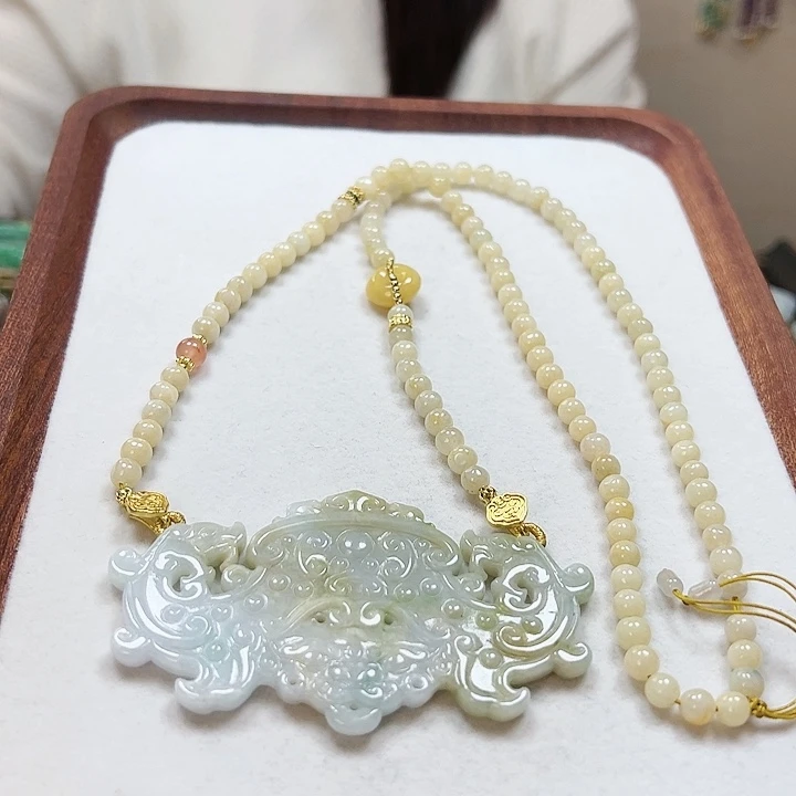 翡翠颈饰未镶嵌吊坠