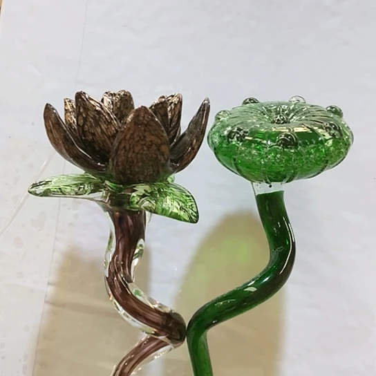 琉璃花瓶高45厘米宽9厘米