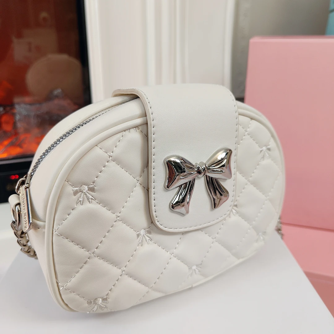 新款时尚百搭休闲女包7Y7226白色