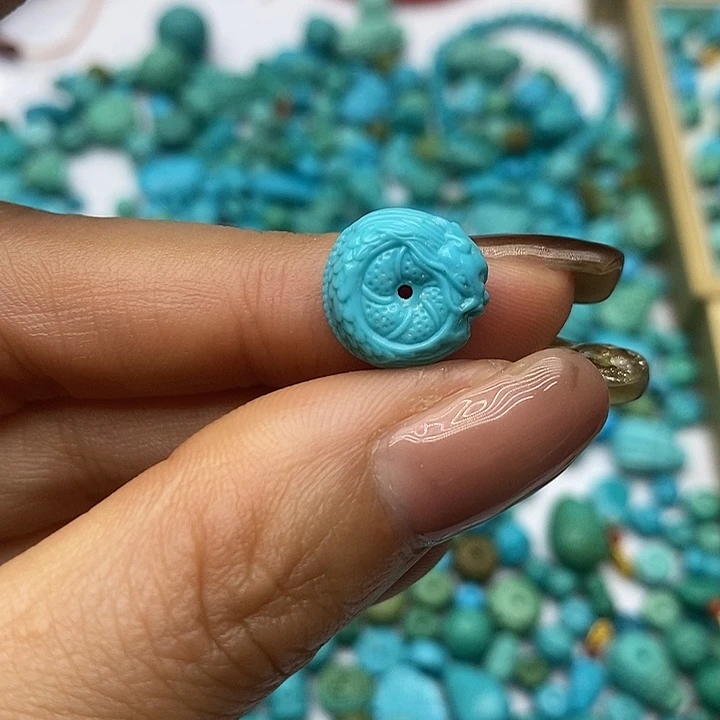 绿松石未镶嵌珠宝奇石