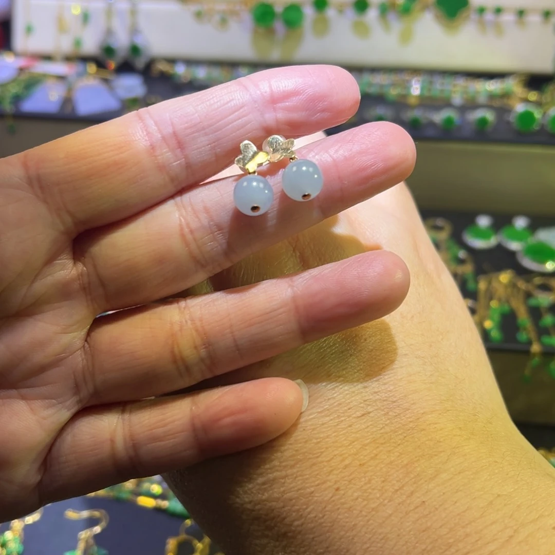 颈饰18K金镶嵌翡翠耳钉