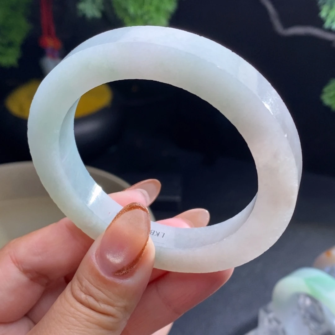 定制翡翠未镶嵌翡翠手镯