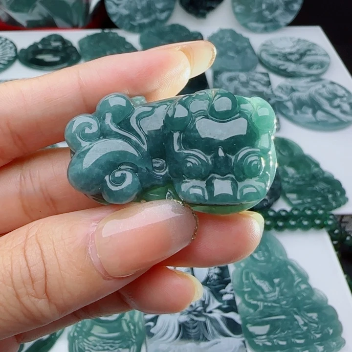 颈饰未镶嵌翡翠多样性发货天然的A货翡翠