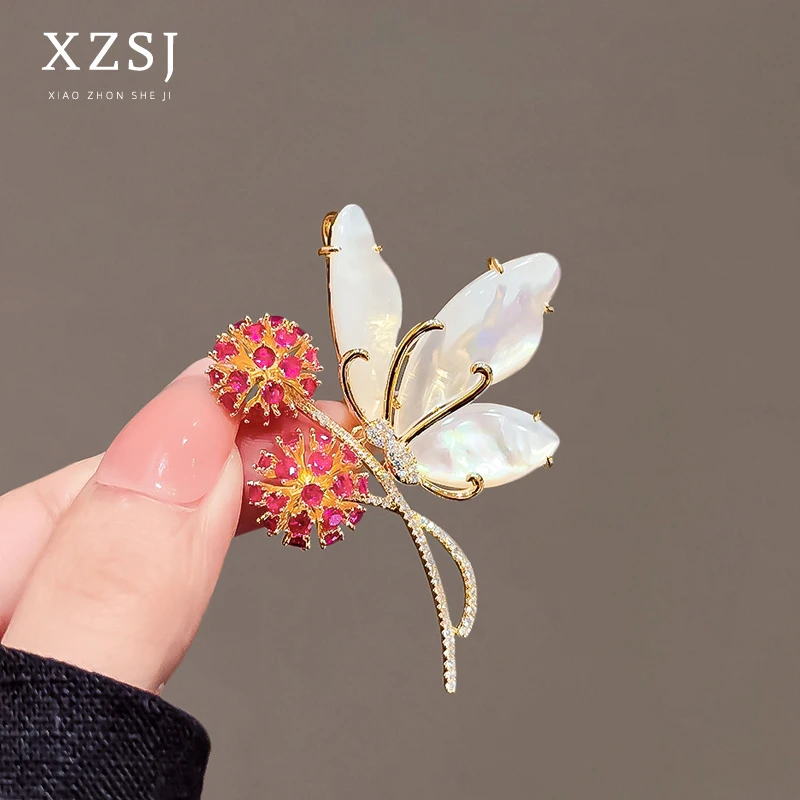 铜锆石胸针 蒲公英高档最新款女精致感轻奢百搭高端别针男配饰