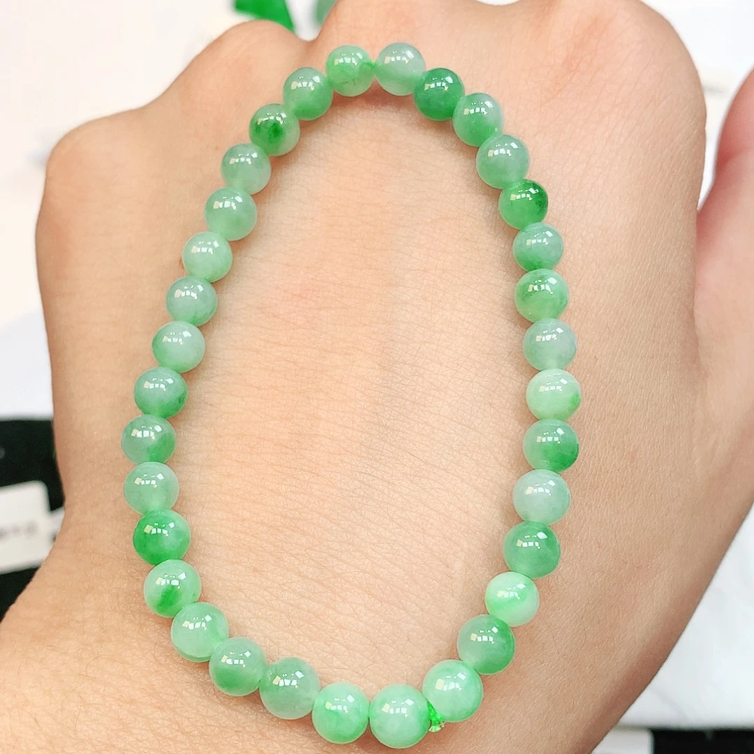 翡翠未镶嵌颈饰缅甸