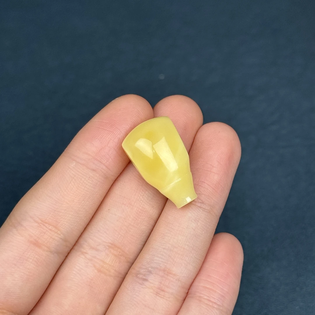 Z3694天然原矿蜜蜡 满蜡妖花三通14*24*12mm支持复检 假一罚四