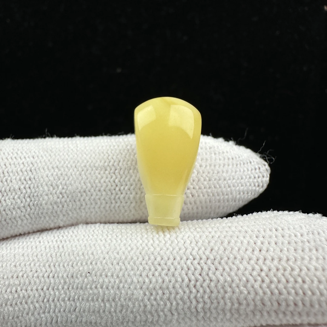 Y2180天然原矿蜜蜡三通10.8x20.6mm 1.2克支持复检假一赔四