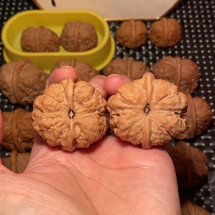 把件文玩核桃四开背八腿底好