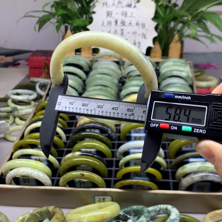 未镶嵌蛇纹石玉手镯105