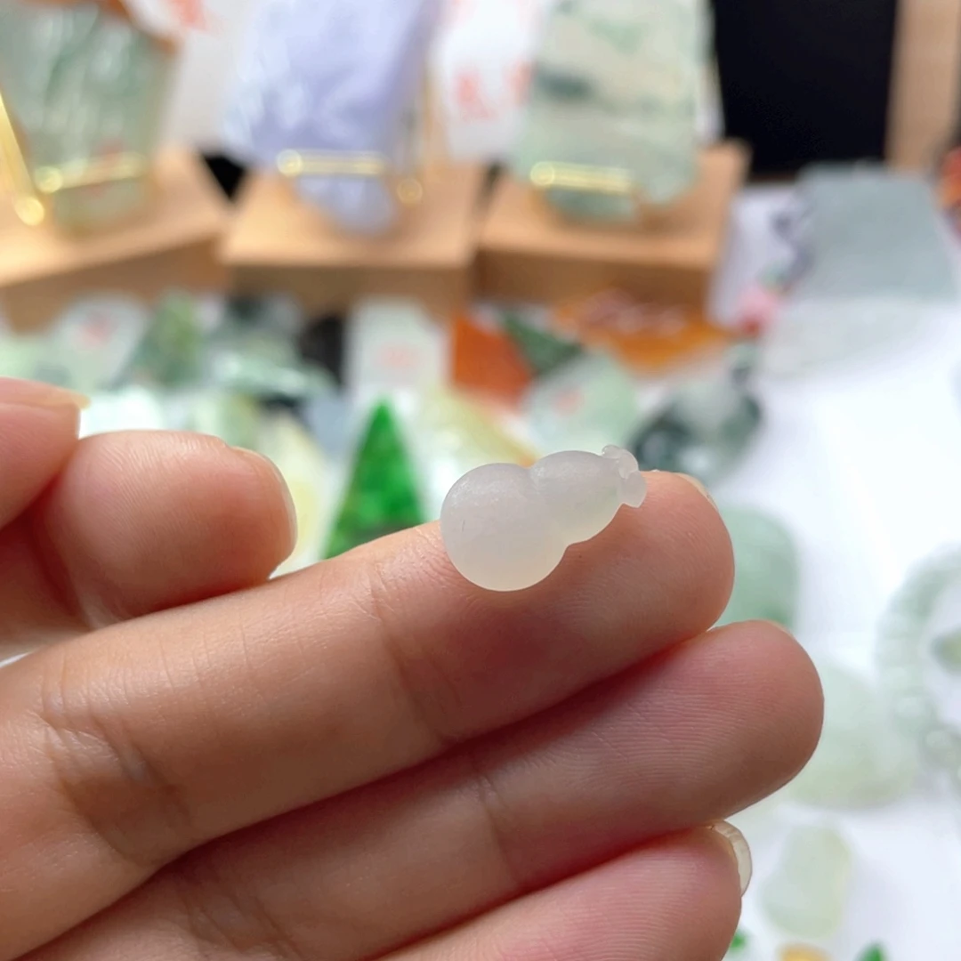 定制翡翠未镶嵌天然缅甸翡翠