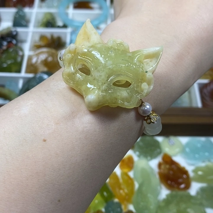 蛇纹石玉未镶嵌手牌