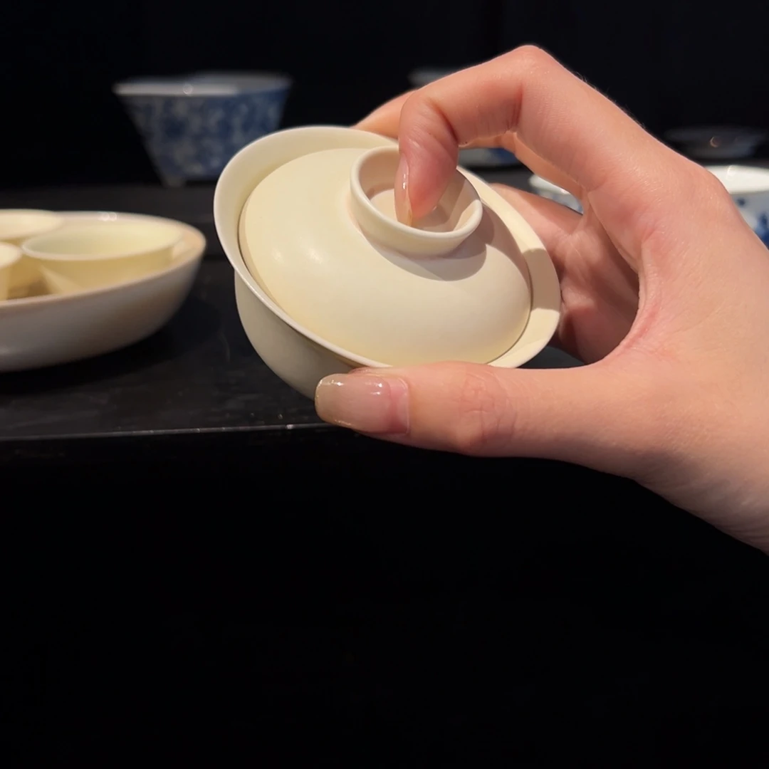 陶瓷。      陶瓷。