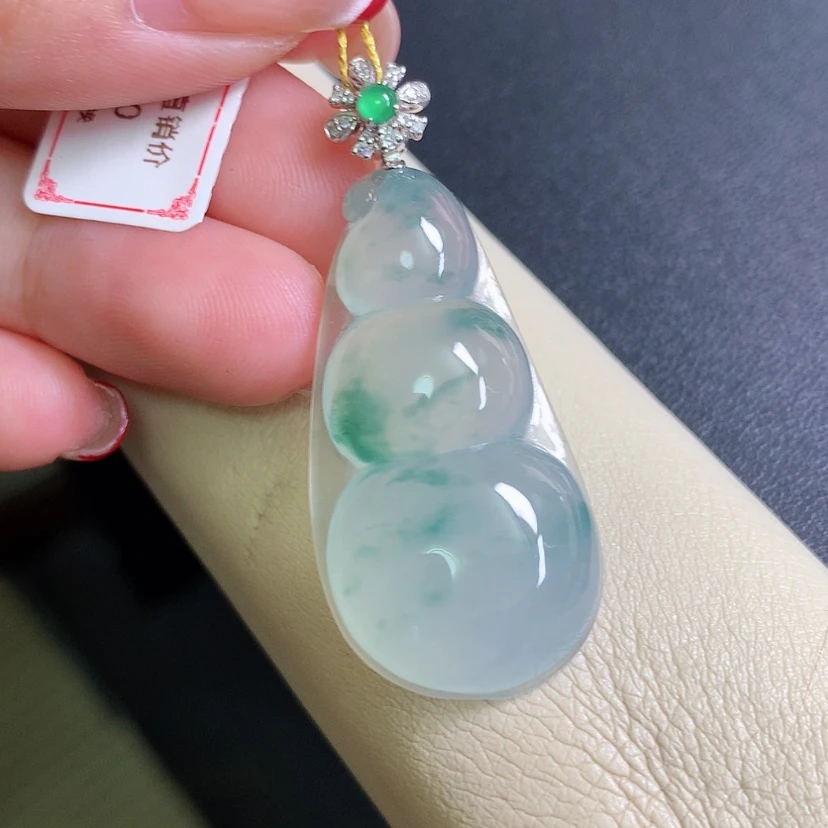 【闪购商品】翡翠颈饰18K金镶嵌豆子