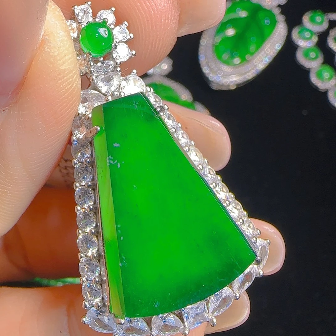 翡翠吊坠(赠链)银S925镶嵌