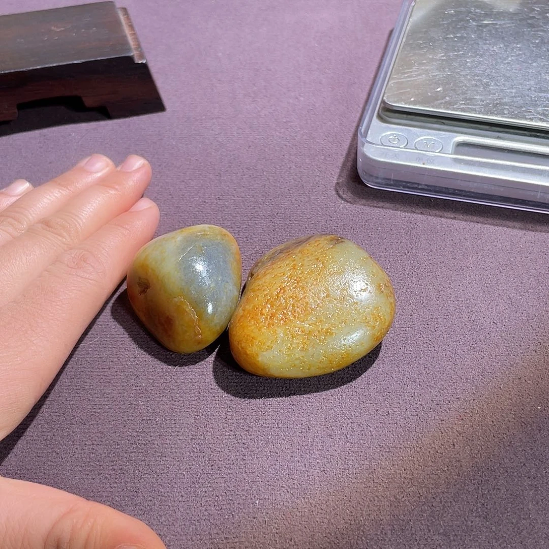 和田玉未镶嵌把件