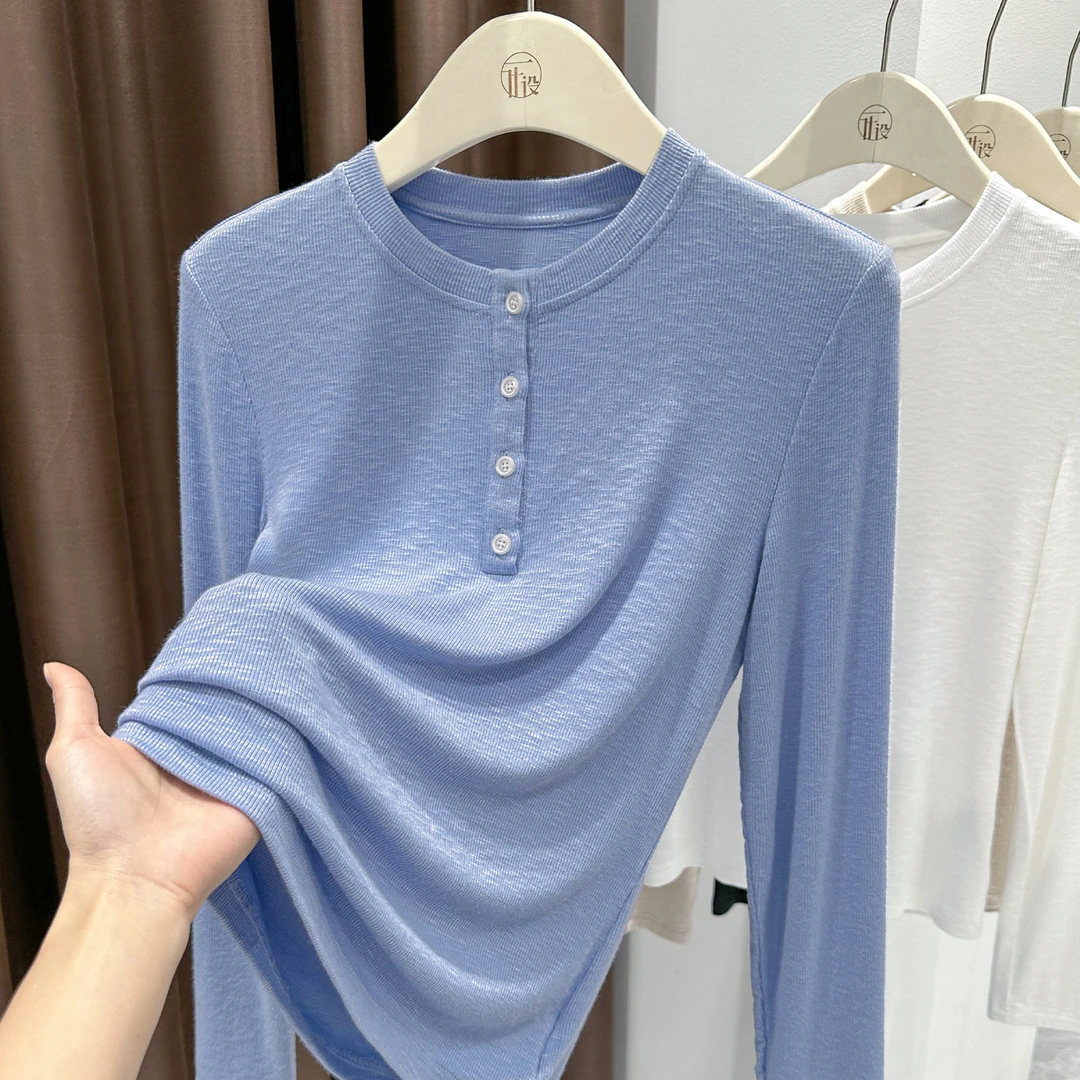 蓝色温柔针织打底衫圆领T恤女秋冬新款气质显白长袖修身上衣内搭