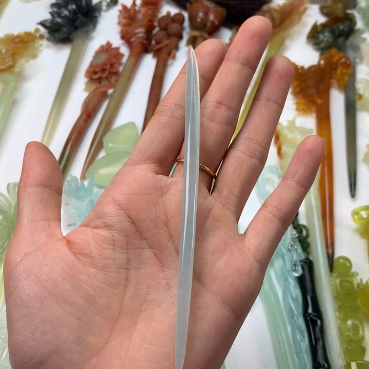 小***子蛇纹石玉未镶嵌发饰